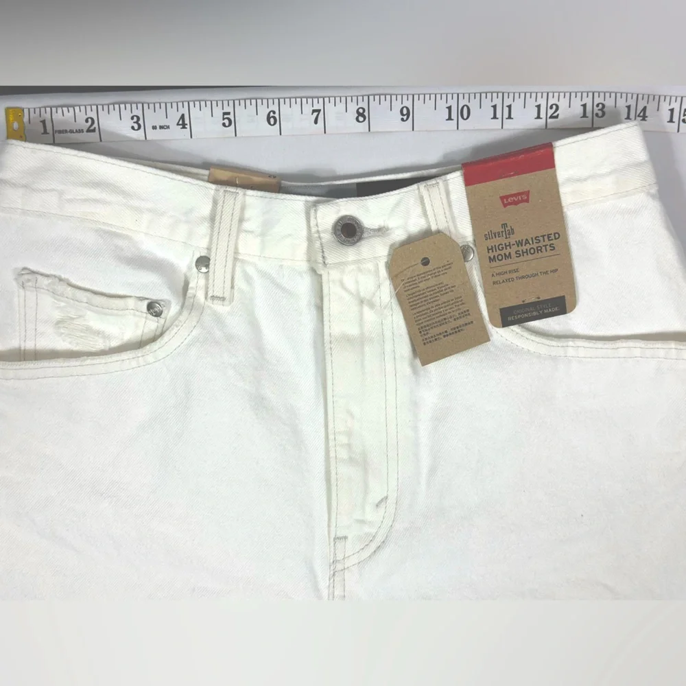LEVI'S WHITE DENIM HIGH WAIST MOM SHORTS - Picture 6 of 9